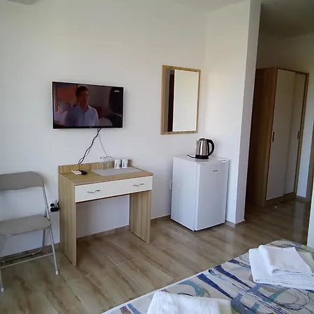 Πανσιόν Family Pudev Σάνι Μπιτς