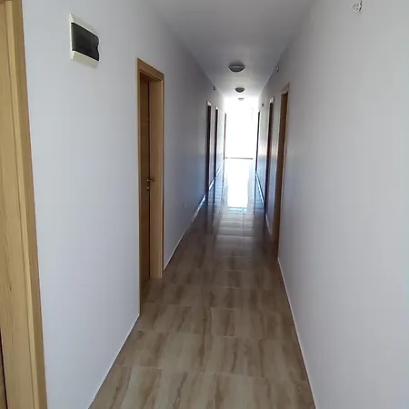 Family Pudev Σάνι Μπιτς